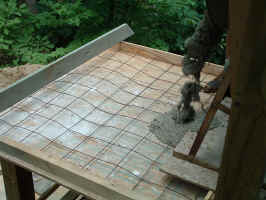 pouring slab 1.jpg (606266 bytes)